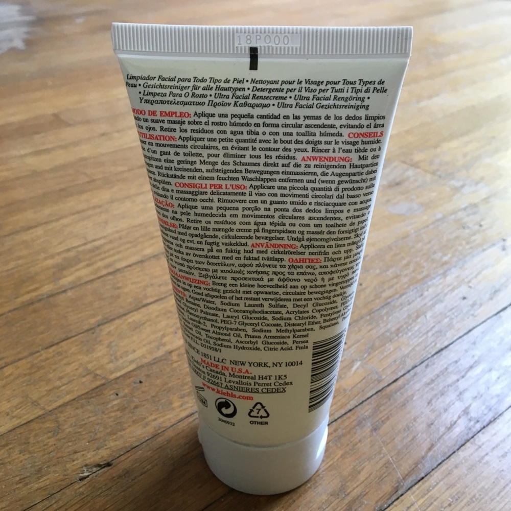 Kiehl’s Ultra Facial Cleanser for all skin types - Picture 2 of 4